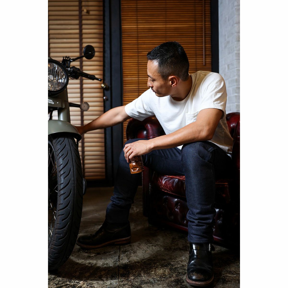 Dark｜CORDURA バイカー裏起毛デニムパンツ｜デニム｜ブラック｜モデル着用