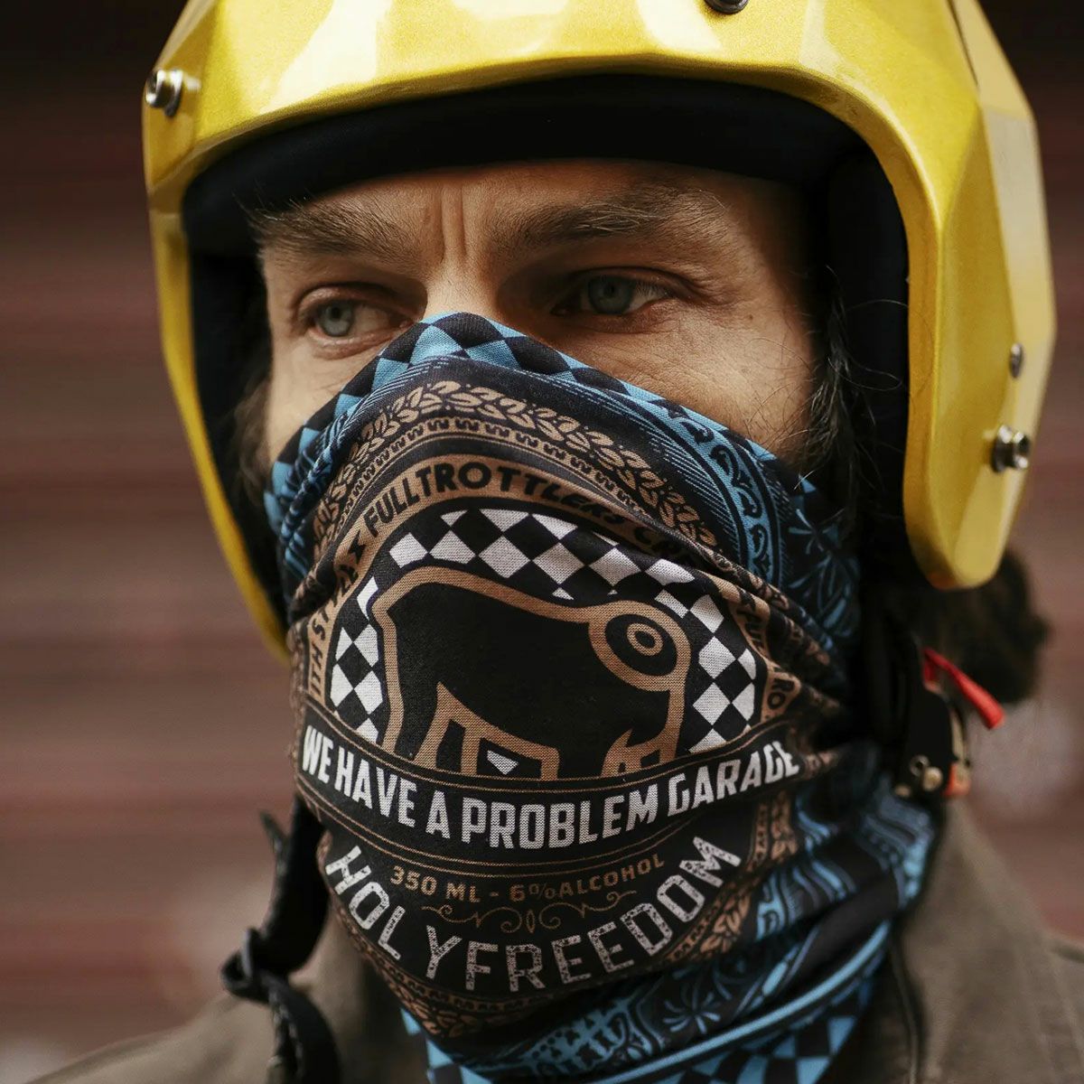 HolyFreedom｜プリマロフト マルチ ファンクション チューブ｜ネックカバー｜WHISKY｜モデル着用