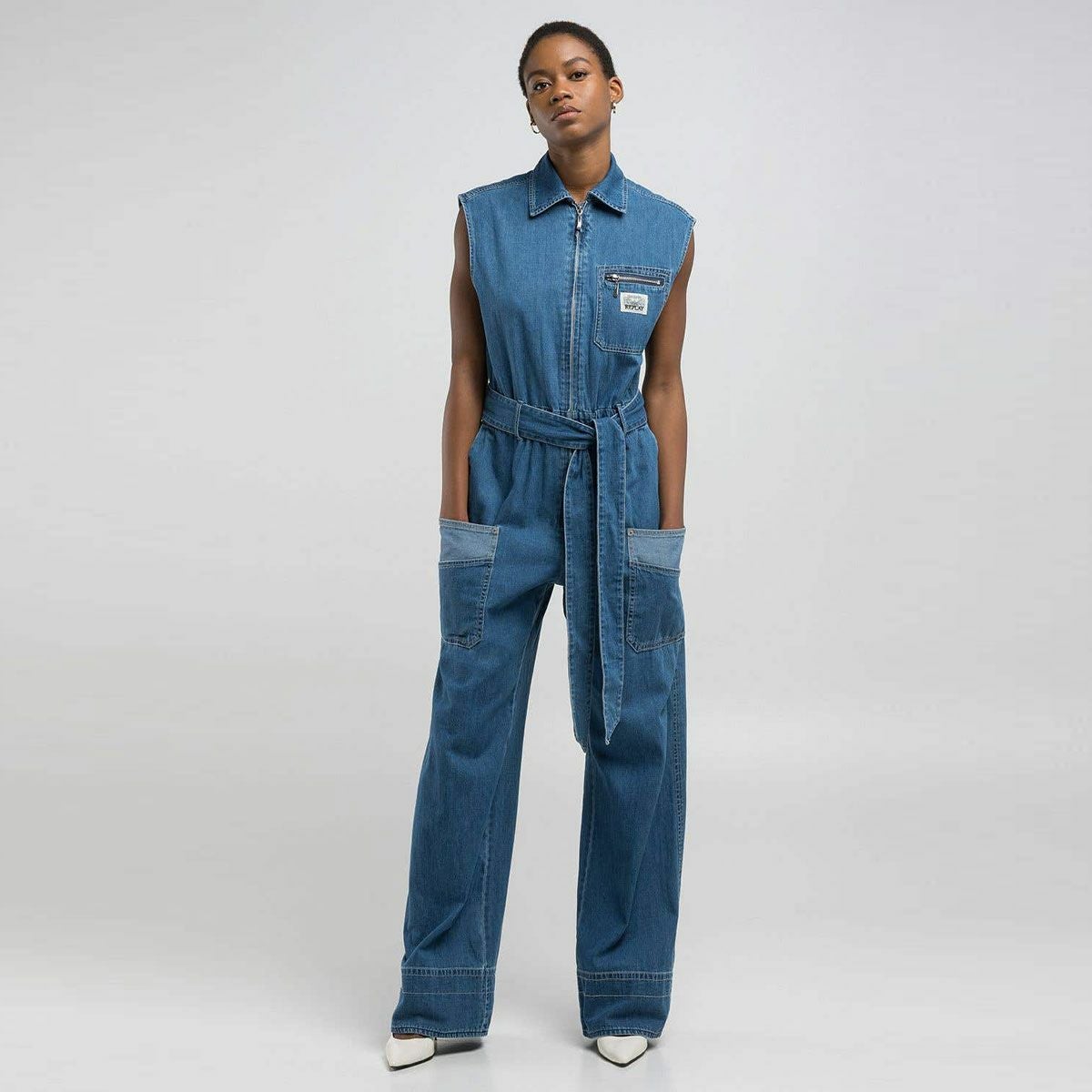 Replay｜リラックスフィット デニム ジャンプスーツ｜オーバーオール｜ミディアムブルー｜モデル着用