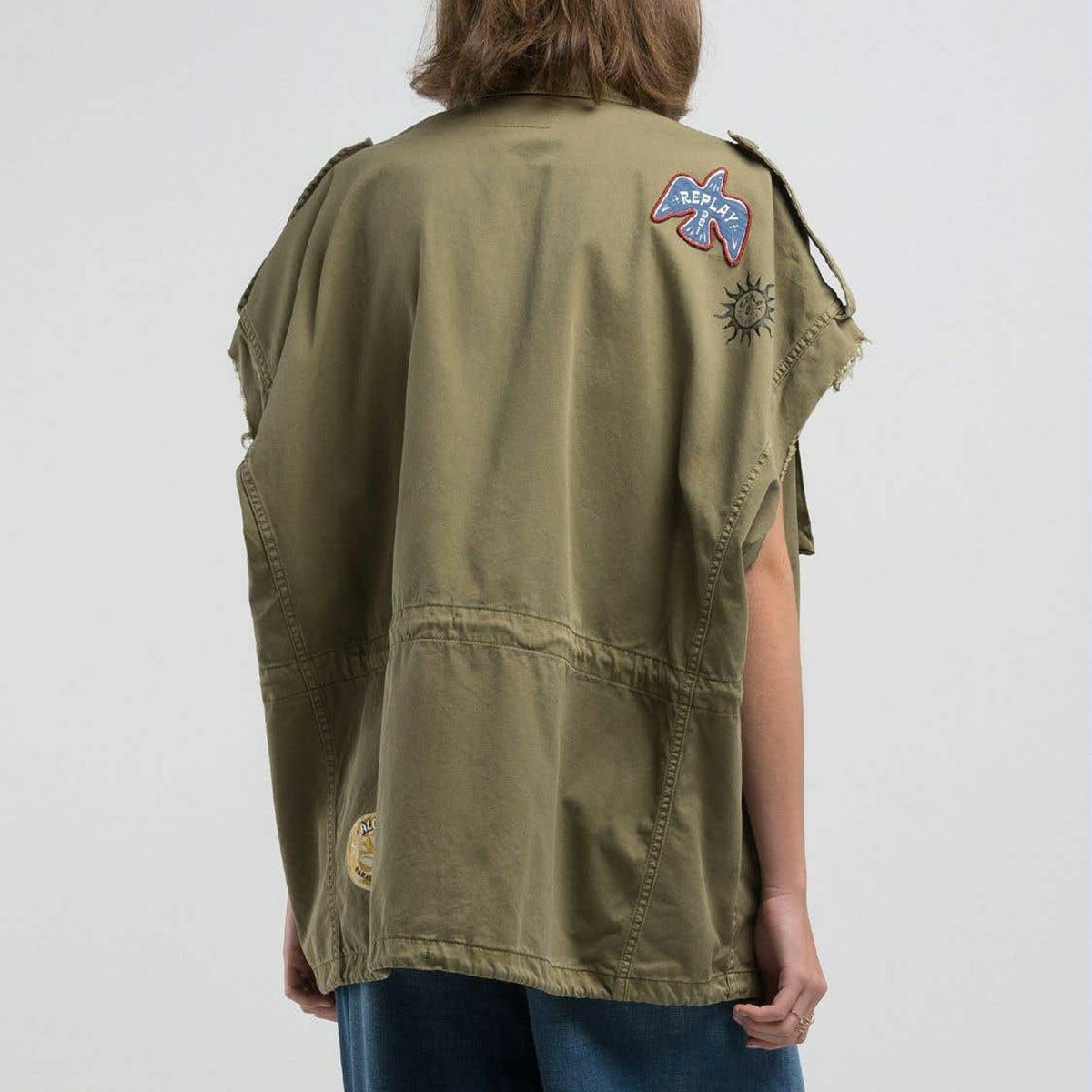 Replay｜ドローストリング ツイル シャツ｜ウィードグリーン｜モデル着用