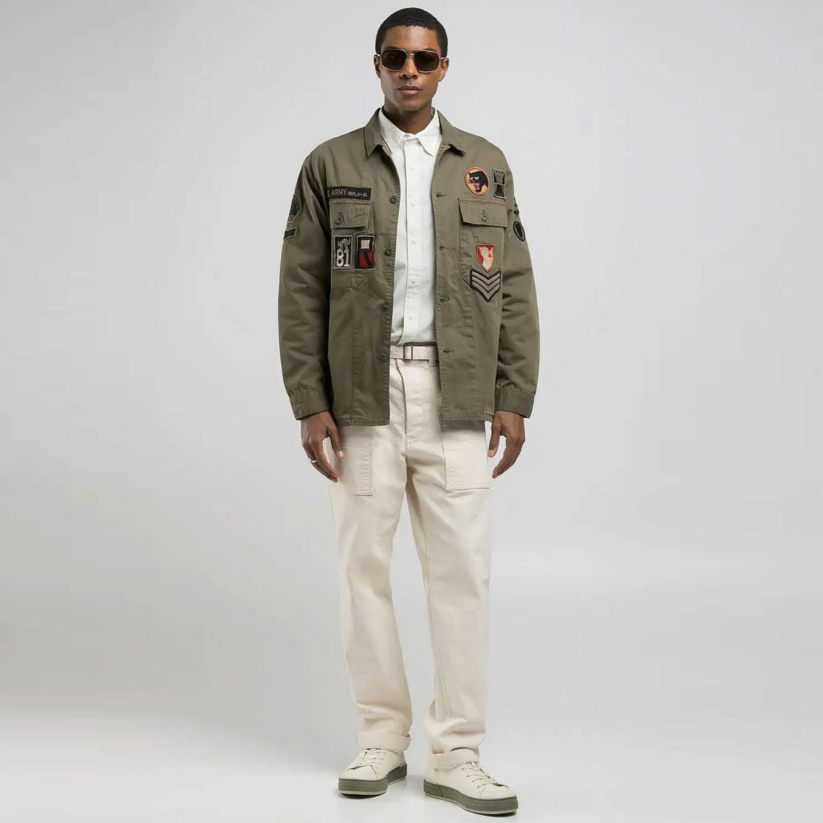 Replay｜ワッペン シャツジャケット｜ファブリック｜ピスタチオ｜モデル着用