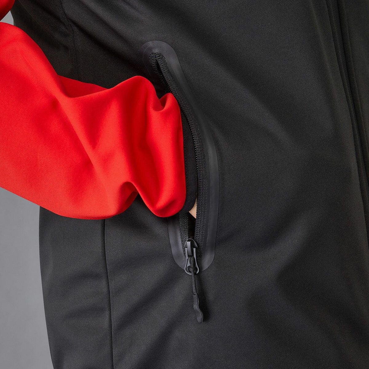 PORSCHE｜ポルシェ FW ソフトシェル ジャケット｜アウター｜ブラック｜モデル着用