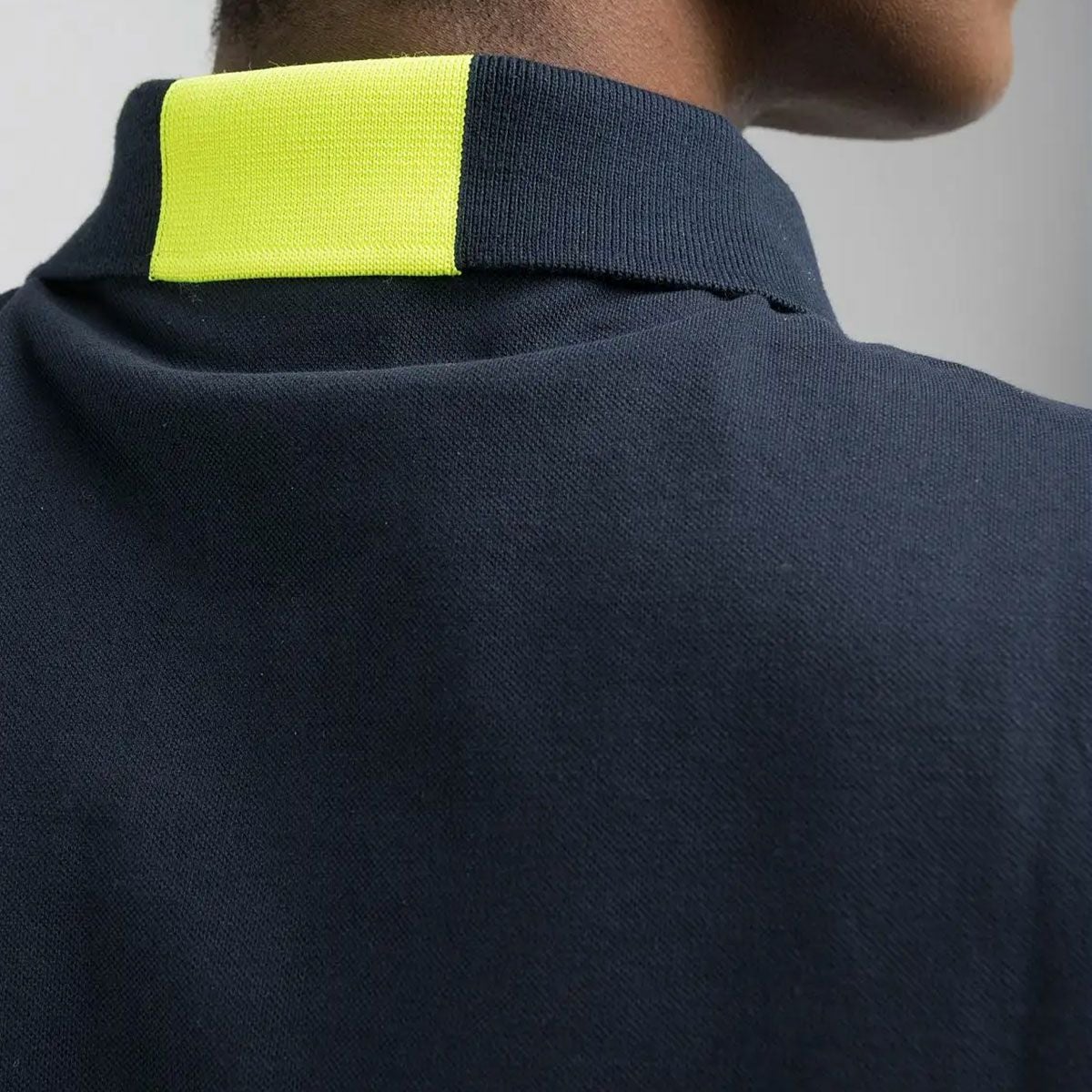 Replay｜レギュラー フィット ポロシャツ｜ダークネイビー｜モデル着用