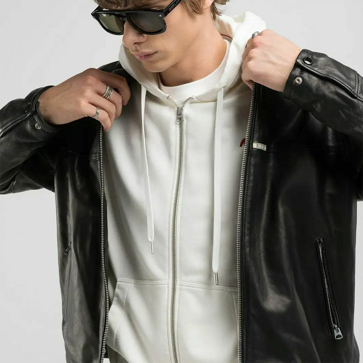 Replay｜ワックスレザージャケット｜ブラック｜モデル着用