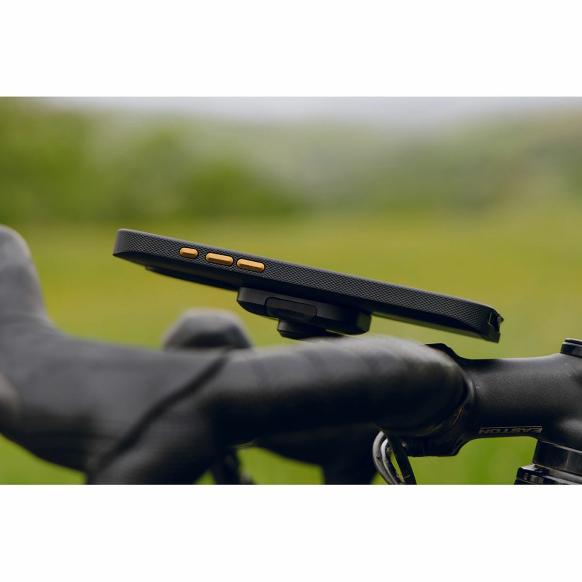 Peak Design｜ナー ケース iPhone 16 Pro / Pro Max｜その他雑貨｜使用イメージ