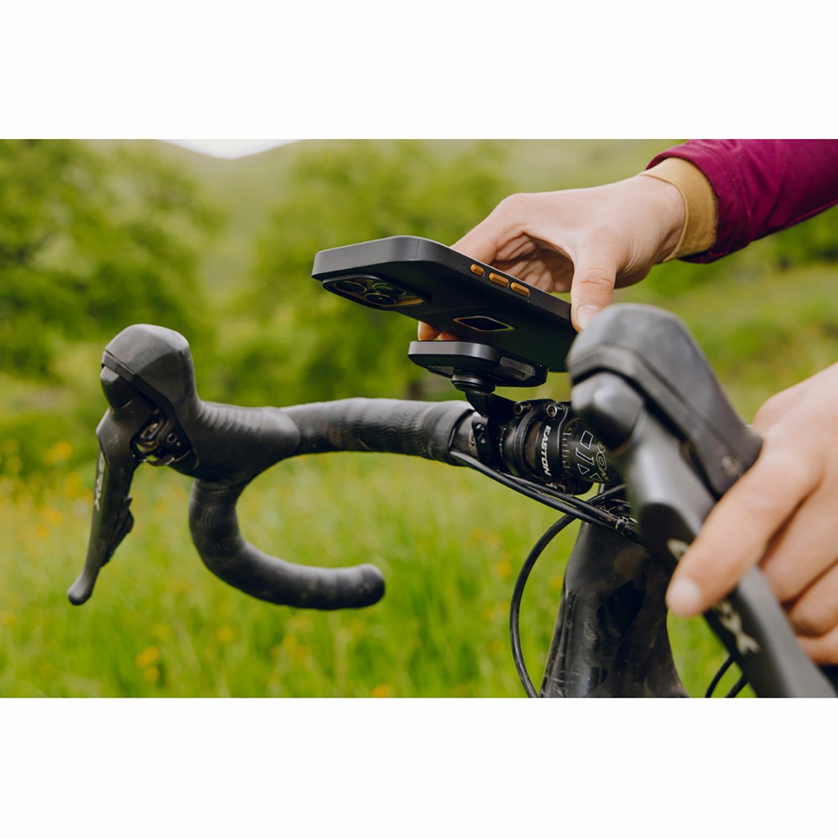 Peak Design｜ナー ケース iPhone 16 Pro / Pro Max｜その他雑貨｜使用イメージ