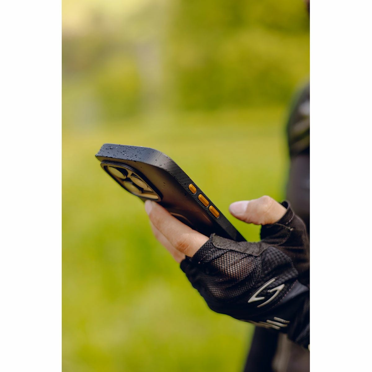 Peak Design｜ナー ケース iPhone 16 Pro / Pro Max｜その他雑貨｜使用イメージ