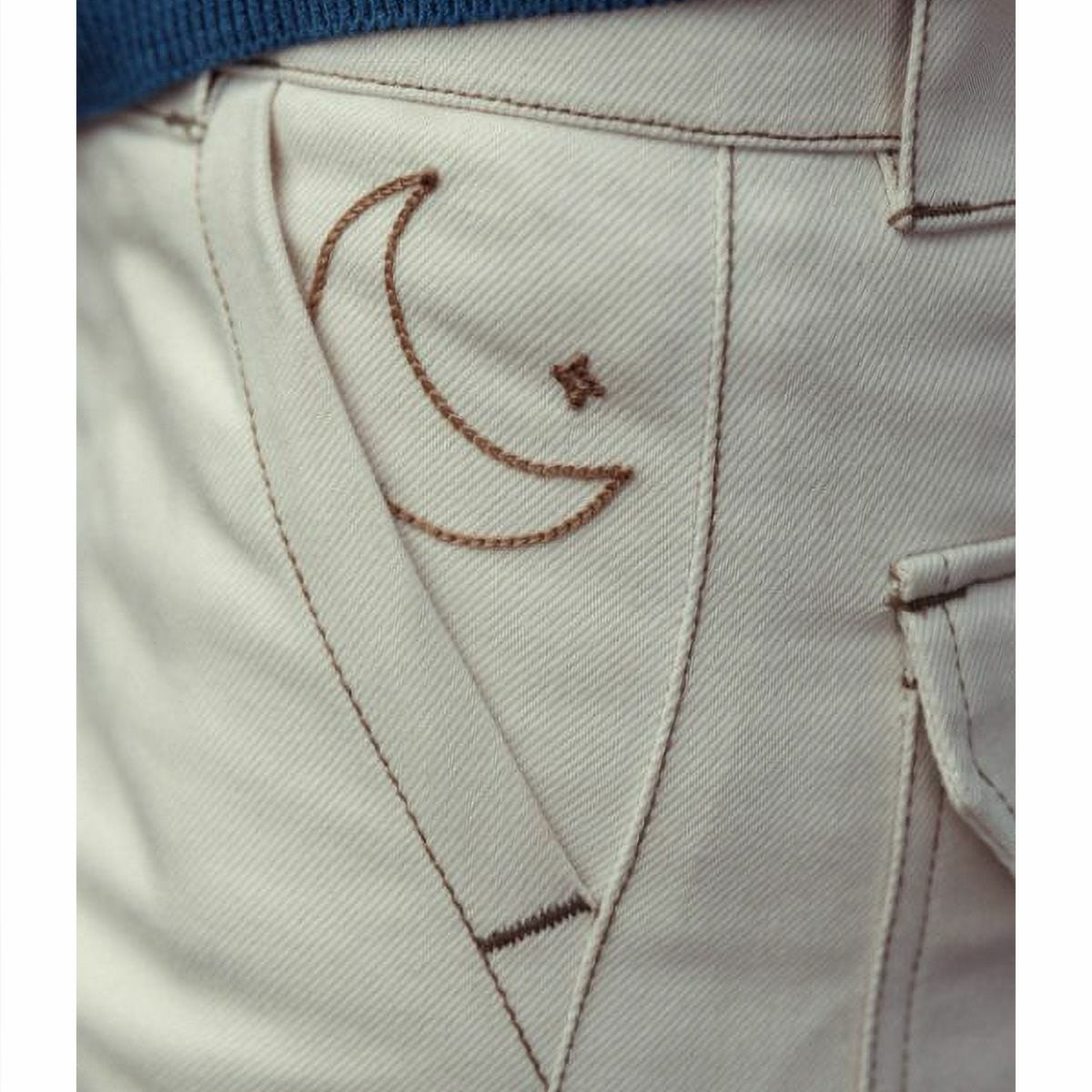 WILDUST｜オーバーランド カーゴパンツ｜チノ・カーゴ｜エクリュ｜モデル着用