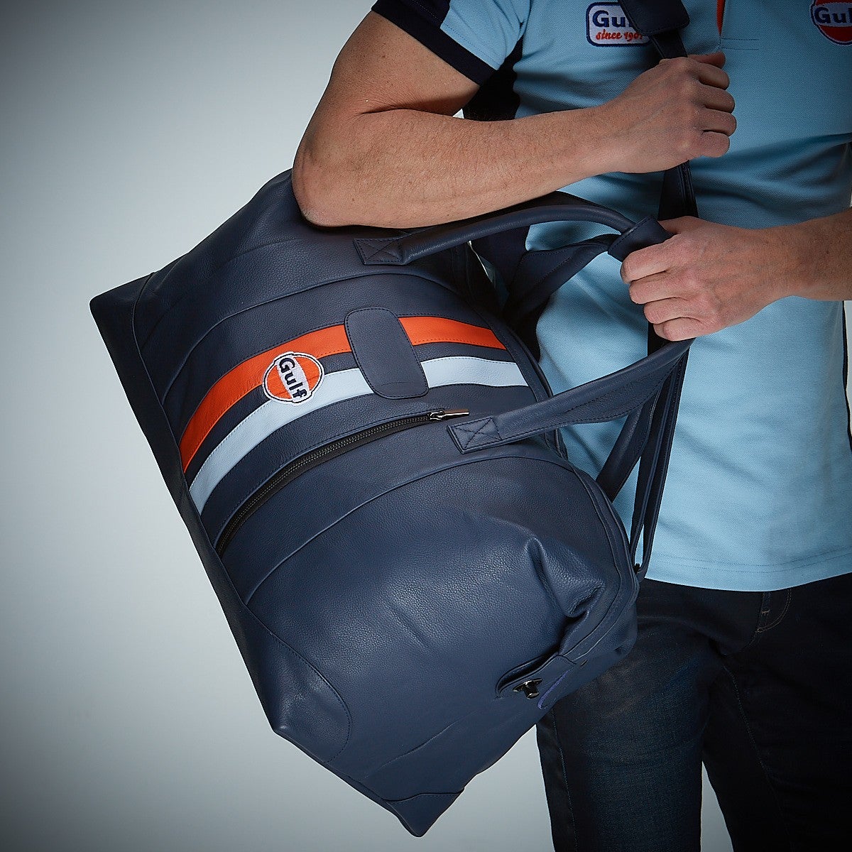 GULF｜ガルフ レザー トラベル バッグ ビッグ｜ボストンバッグ｜ネイビー｜使用イメージ