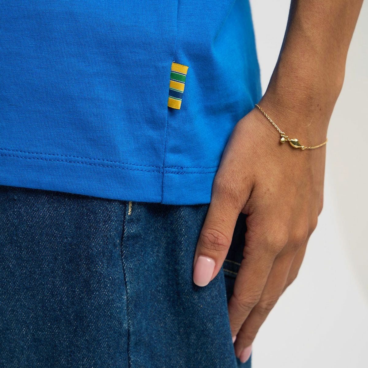 AyrtonSenna｜アイルトン・セナ 12 グラフィック Tシャツ｜ブルー｜モデル着用