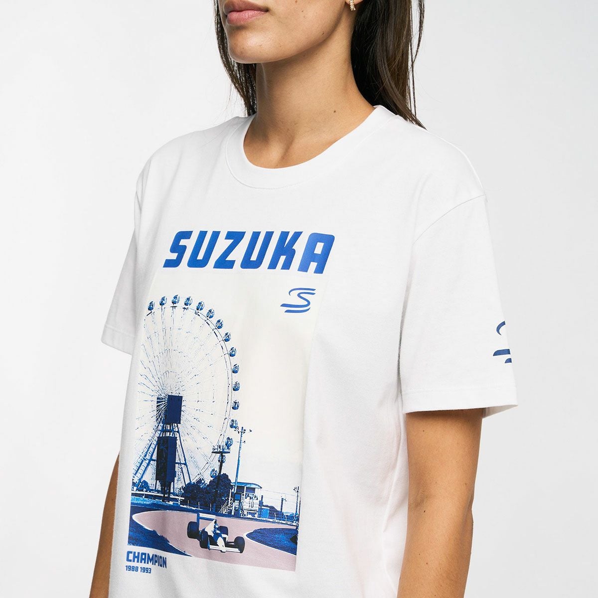 アイルトン・セナ F1 サーキット グラフィック Tシャツ - SUZUKA