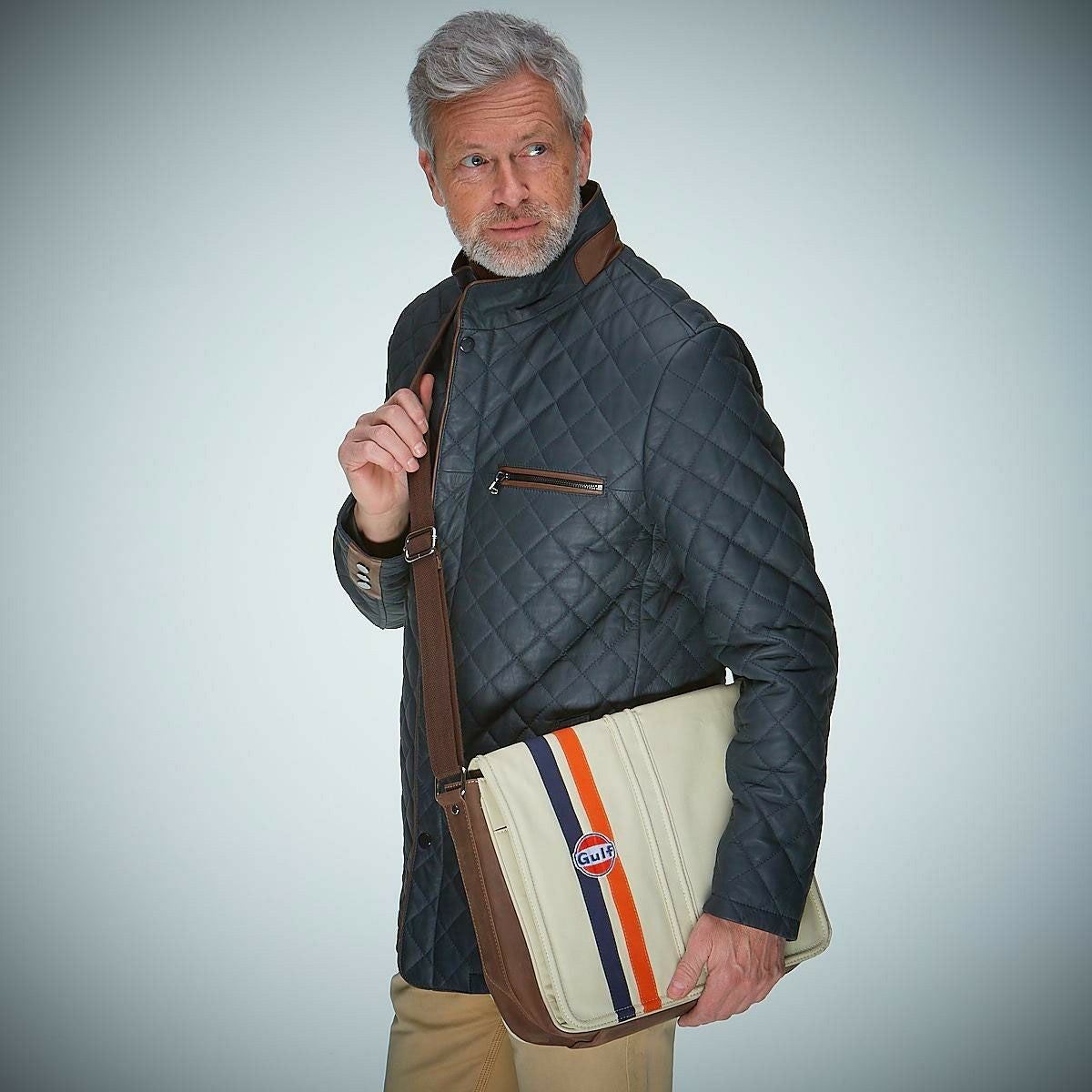 GULF｜ガルフ キャンバス シルバーストーンバッグ｜ショルダーバッグ｜ライトベージュ｜使用イメージ