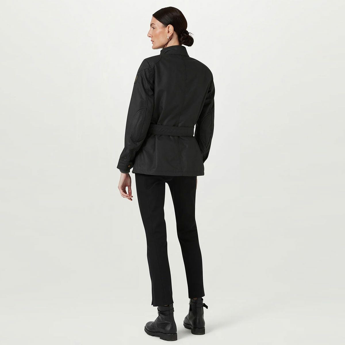 BELSTAFF｜トライアルマスター モーターサイクル ジャケット ウーマン｜ファブリック｜ブラック｜モデル着用