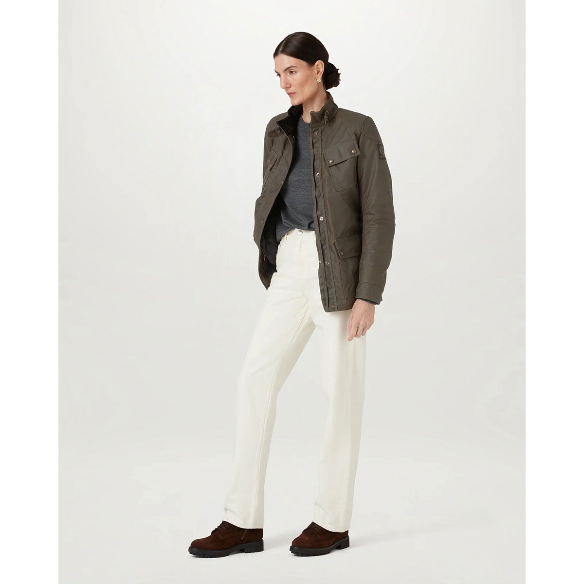 BELSTAFF｜トライアルマスター モーターサイクル ジャケット ウーマン｜ファブリック｜フォレストグリーン｜モデル着用