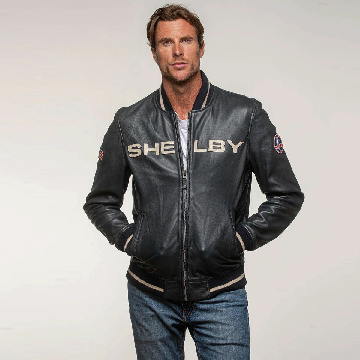 CLASSIC LEGEND MOTORS｜キャロル シェルビー ”ダラス” ブルゾン｜レザー｜マリンブルー｜モデル着用