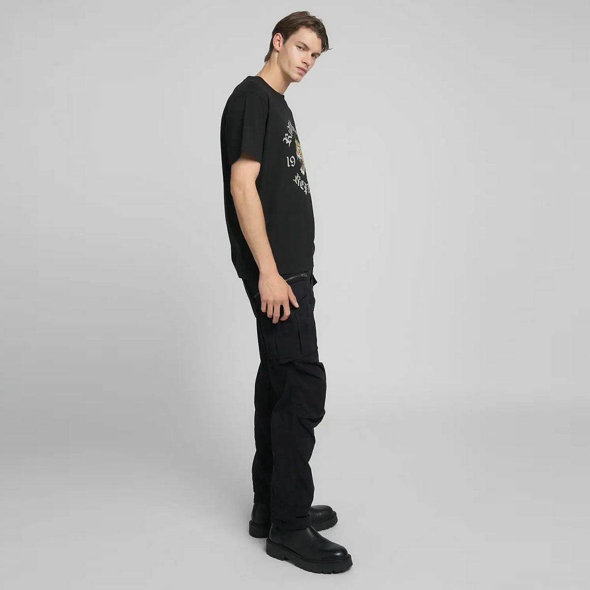 REPLAY｜タイガー プリント Tシャツ｜トップス｜ブラック｜モデル着用