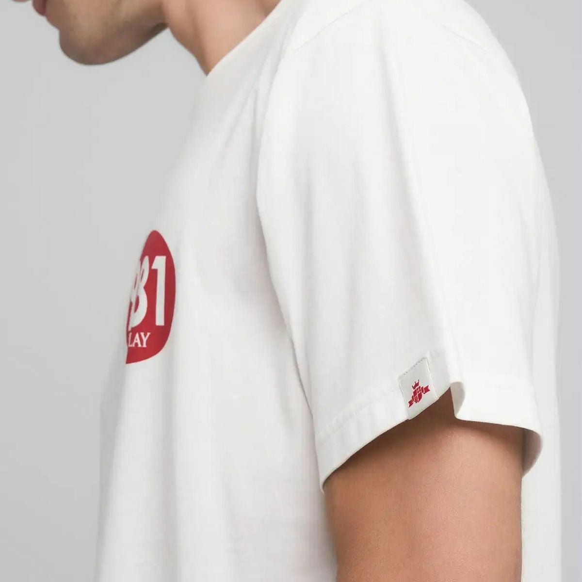 Replay｜チェスト プリント ジャージー Tシャツ｜トップス｜ナチュラルホワイト｜モデル着用