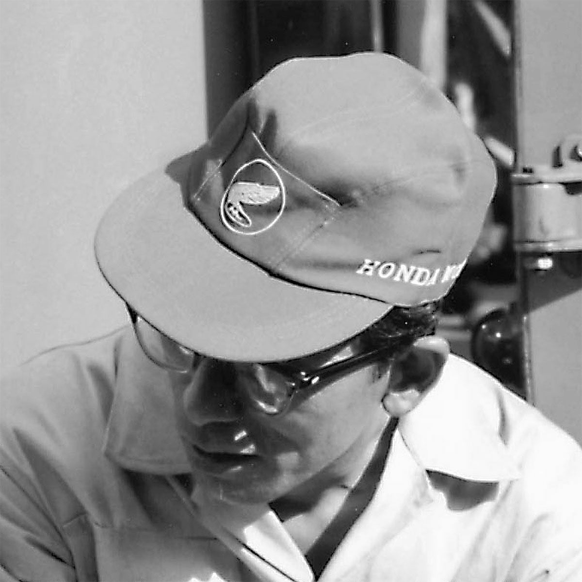 Honda Vintage Culture｜1964 ホンダ レーシング レプリカ メカニック ハット｜帽子｜レッド｜モデル着用