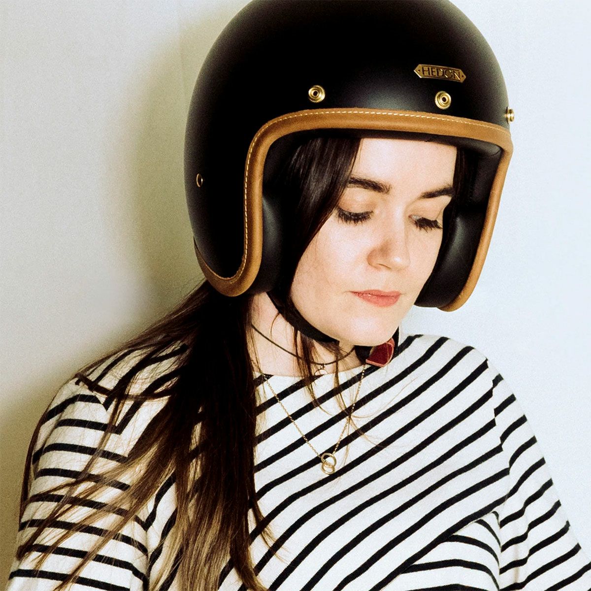 HEDON｜ヘドニスト ステイブル ブラック オープンフェイス ヘルメット｜ジェット｜ステイブルブラック｜モデル着用