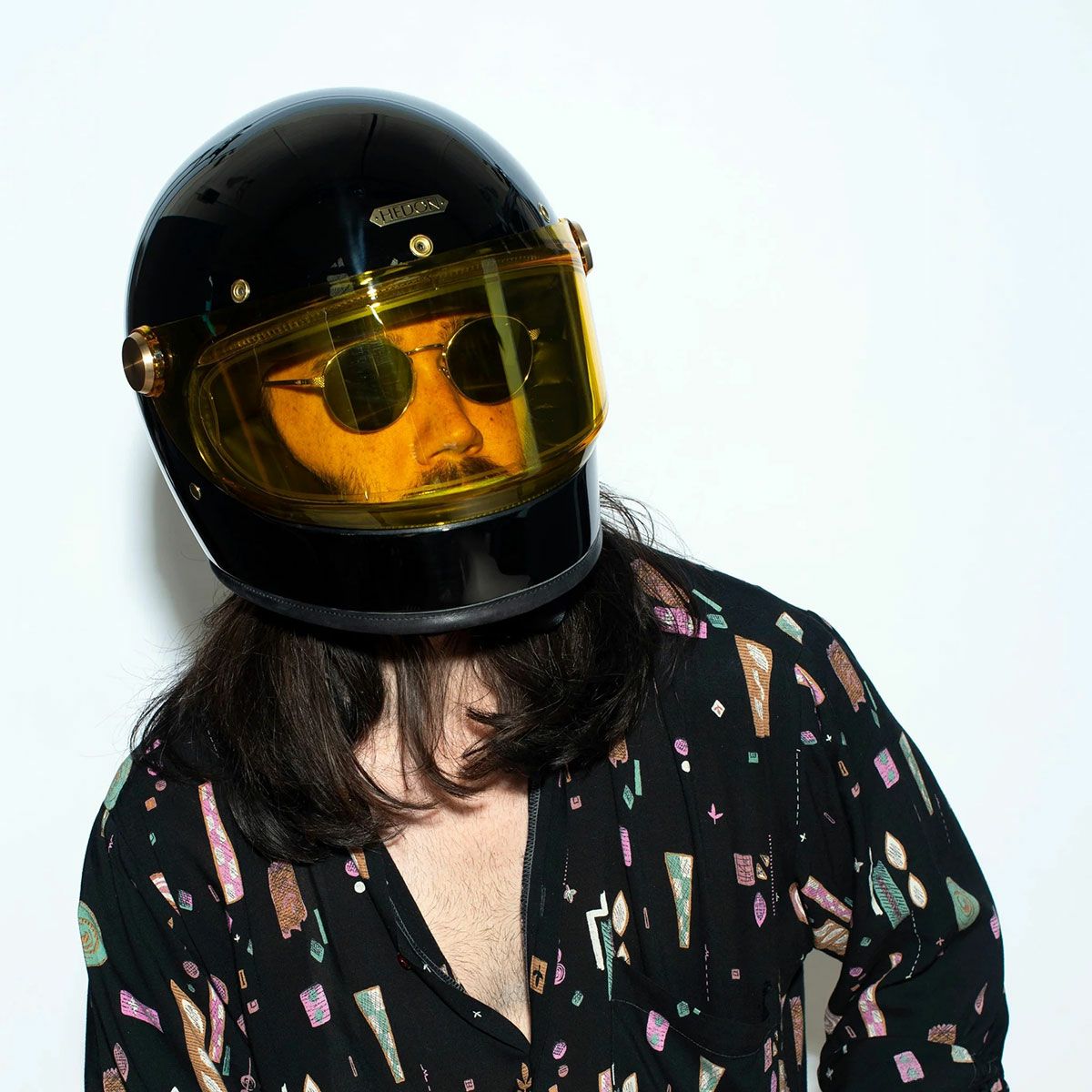 HEDON｜ヒロイン レーサー シグネイチャー ブラック 2.0 フルフェイス｜ヘルメット｜ブラック｜モデル着用