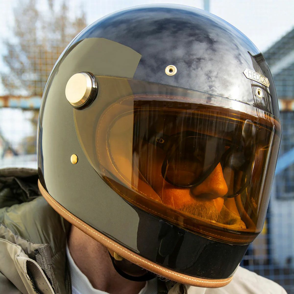 HEDON｜ヒロイン レーサー マカダミア 2.0 フルフェイス｜ヘルメット｜マカダミア｜モデル着用