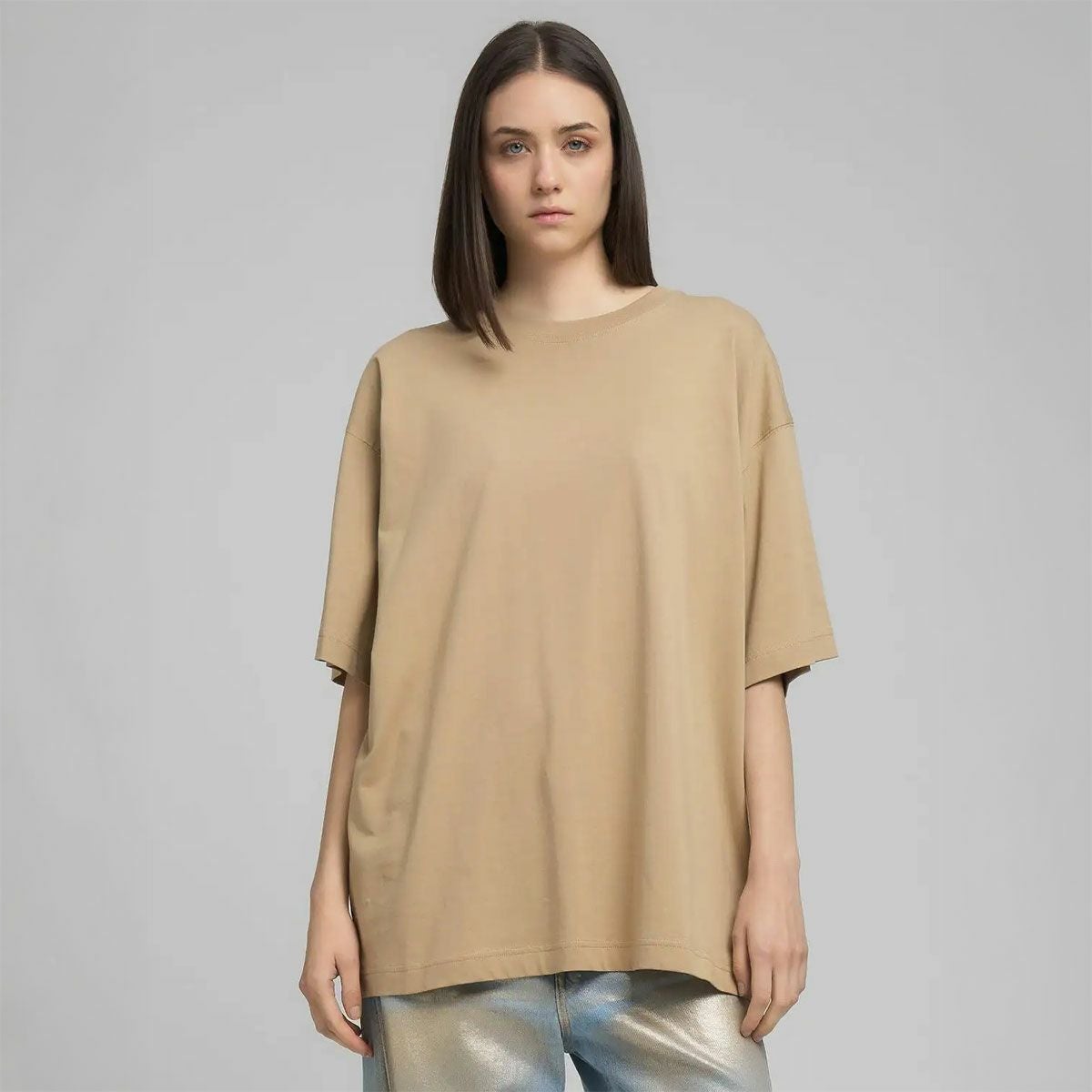 REPLAY｜ウエスタン プリント ボーイフィット Tシャツ｜トップス｜ストーンアイボリー｜モデル着用