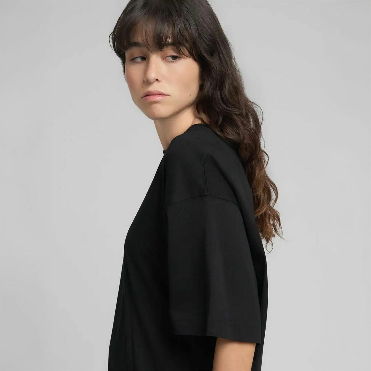 REPLAY｜ウエスタン プリント ボーイフィット Tシャツ｜トップス｜ブラック｜モデル着用