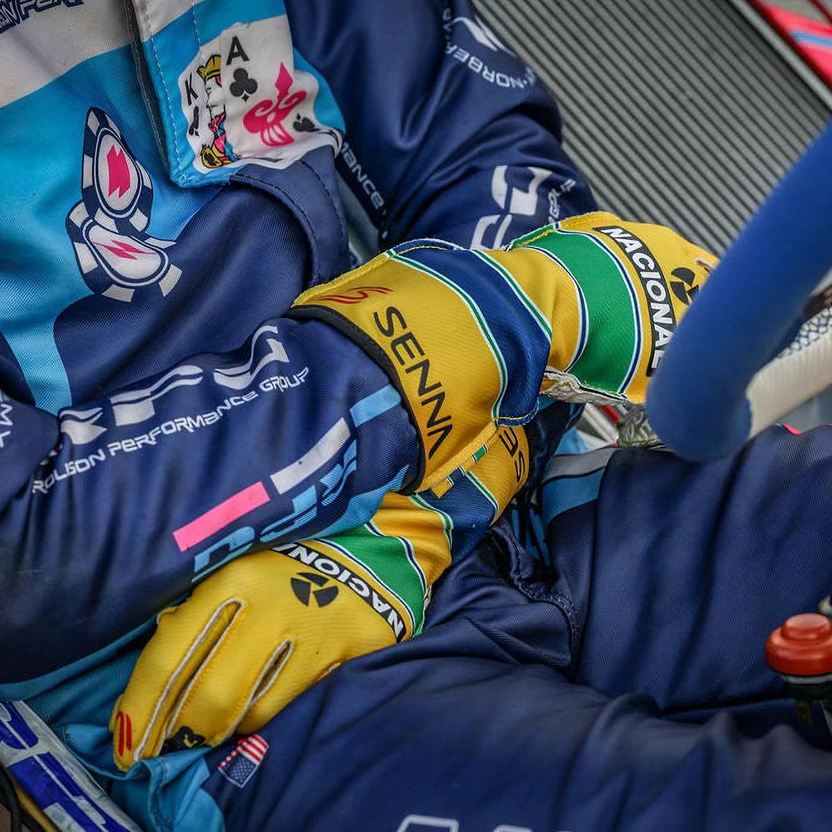 AyrtonSenna｜アイルトン・セナ × -273 レーシンググローブ｜グローブ｜イエロー｜モデル着用