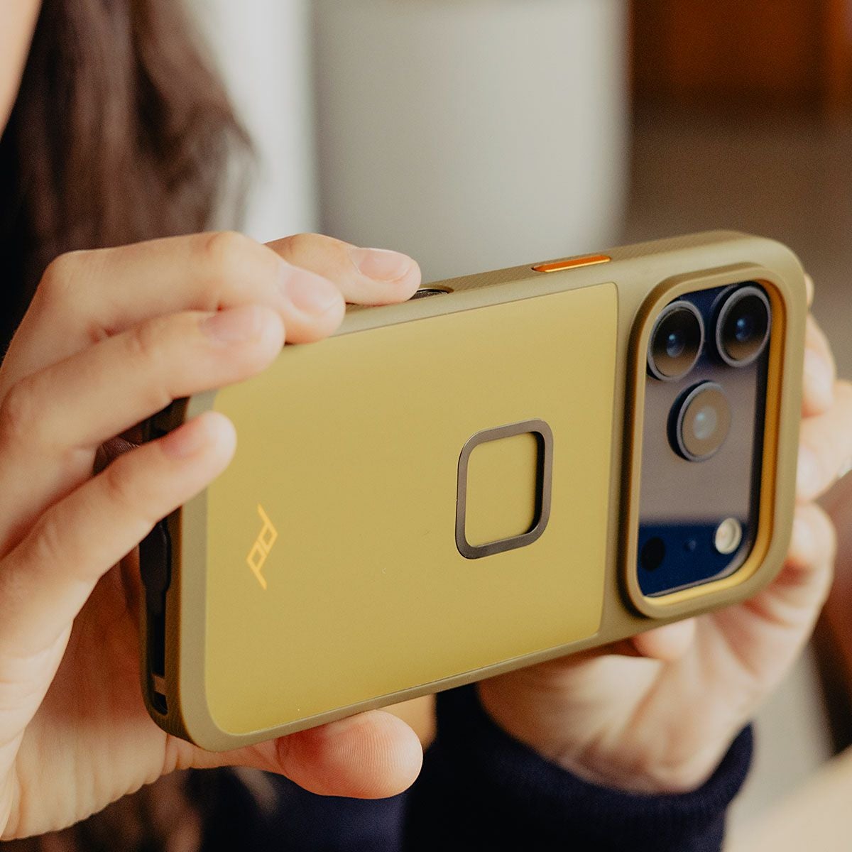 Peak Design｜ナー ケース iPhone 17 Pro / Pro Max｜雑貨｜ケルプ｜モデル着用