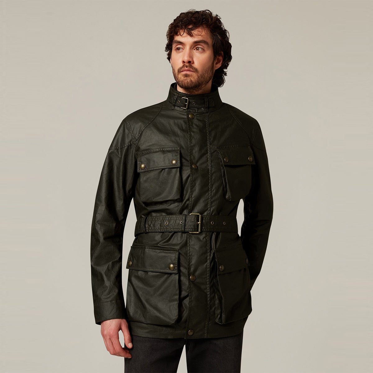 BELSTAFF｜トライアルマスター ジャケット｜アウター｜フェイデッド オリーブ｜モデル着用