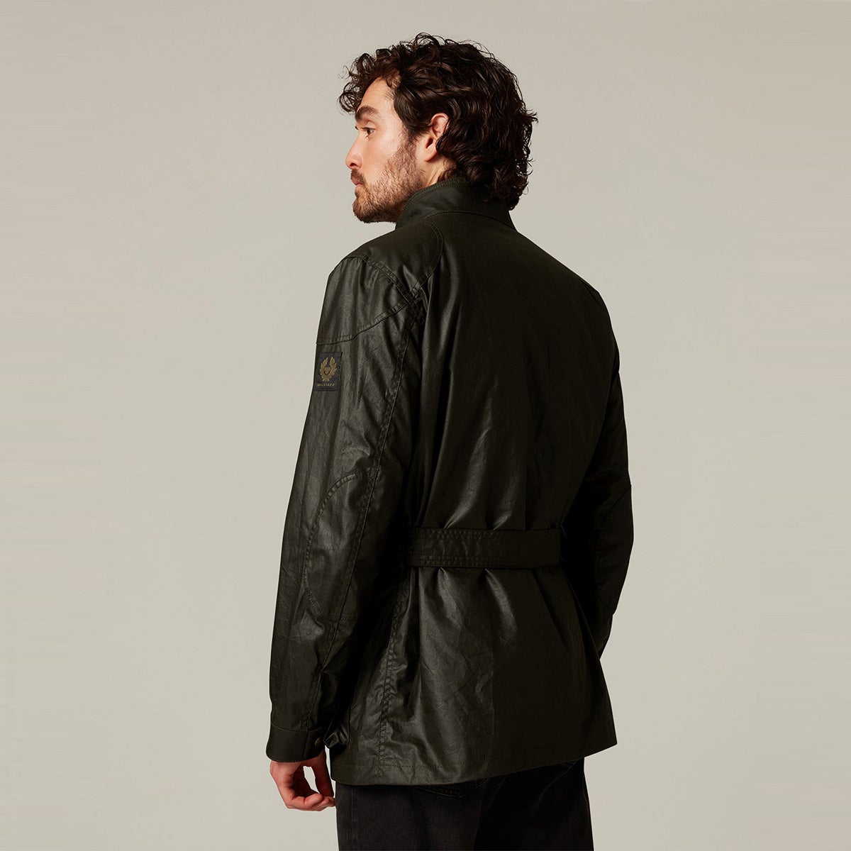 BELSTAFF｜トライアルマスター ジャケット｜アウター｜フェイデッド オリーブ｜モデル着用