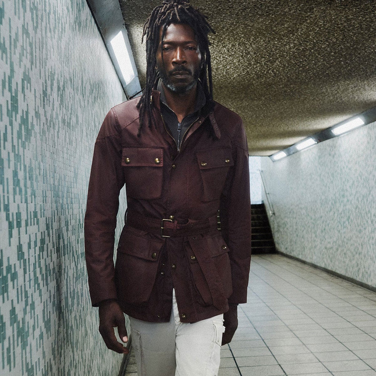 BELSTAFF｜トライアルマスター ジャケット｜アウター｜オックスブラッド｜モデル着用