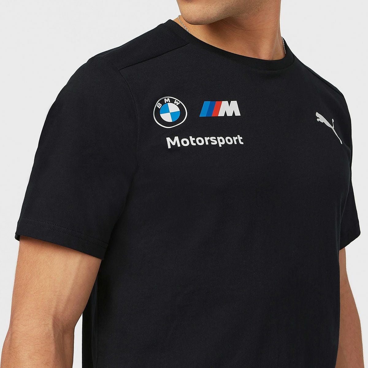 BMW PUMA｜BMW RP メンズ Tシャツ｜ウェア｜ダークグレー｜モデル着用