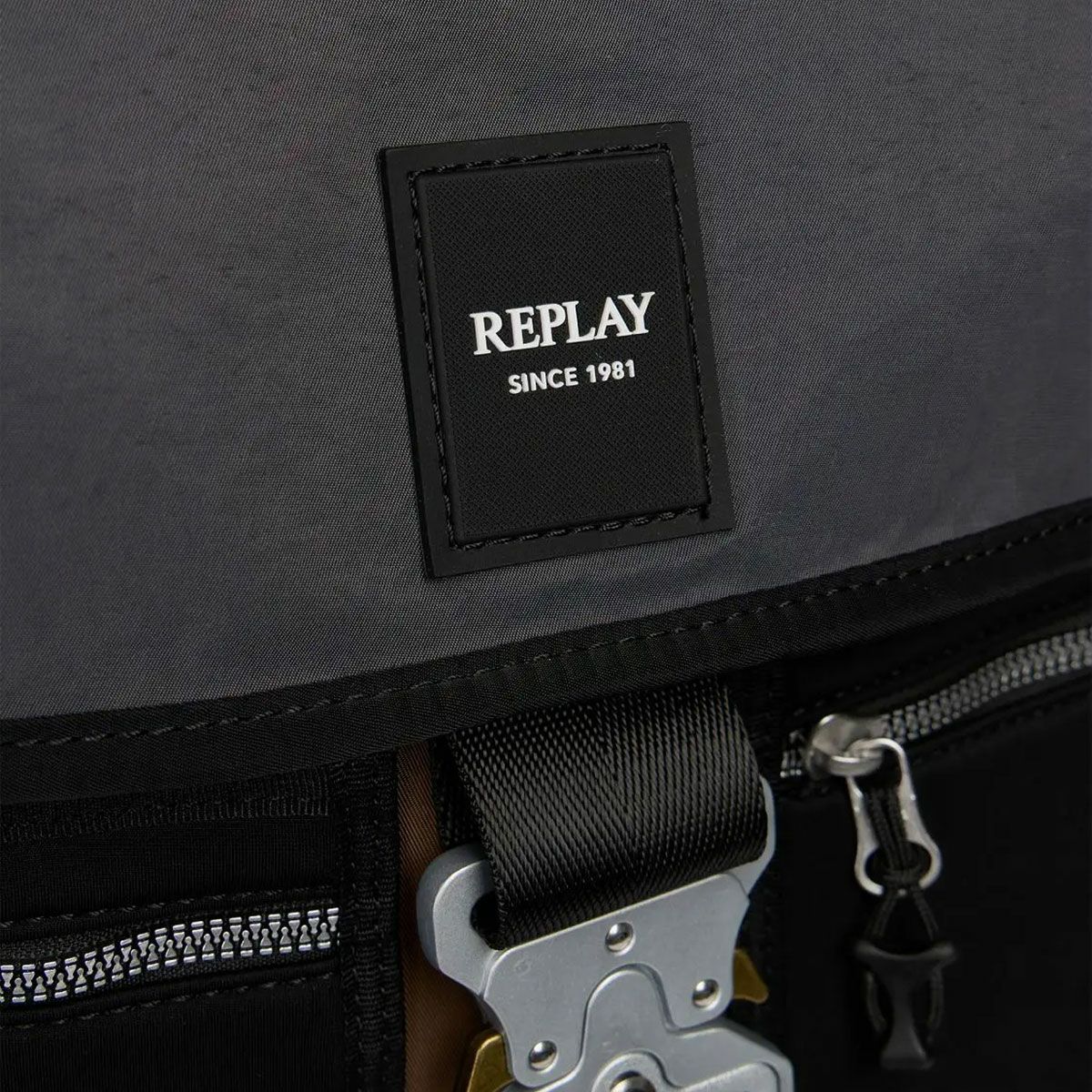 REPLAY｜マルチカラー バックパック｜バックパック｜ブレーケン×ブラックサンド×ローレル