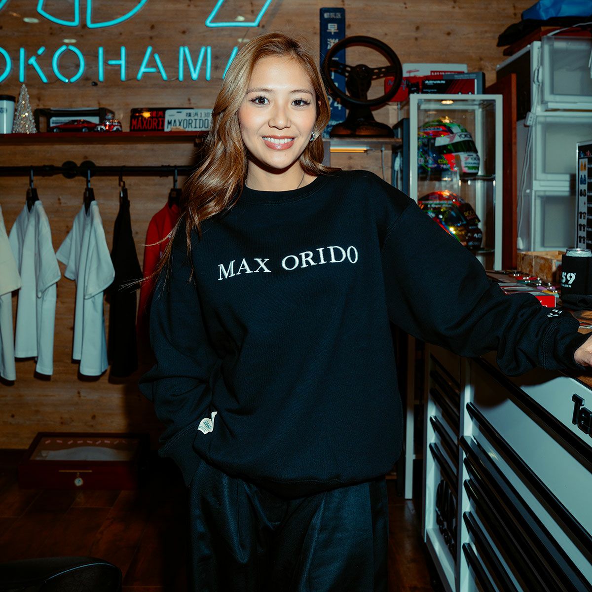 MAX ORIDO｜MAX ORIDO 3D クルーネック｜スウェット｜ブラック｜モデル着用