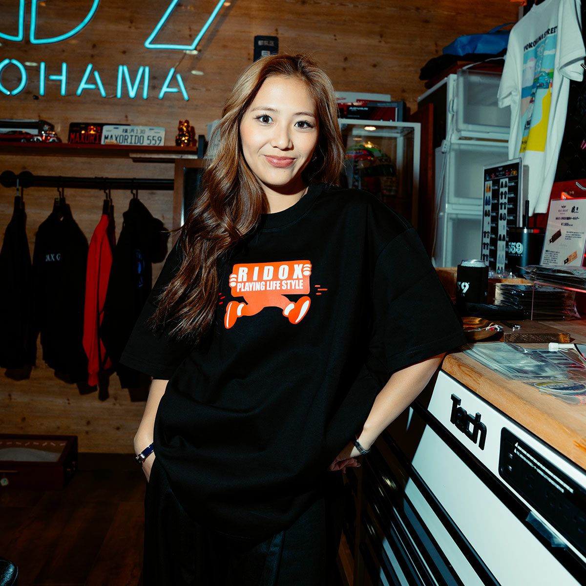 MAX ORIDO｜MAX ORIDO RIDOX VERSION 2 Tシャツ｜ウェア｜モデル着用
