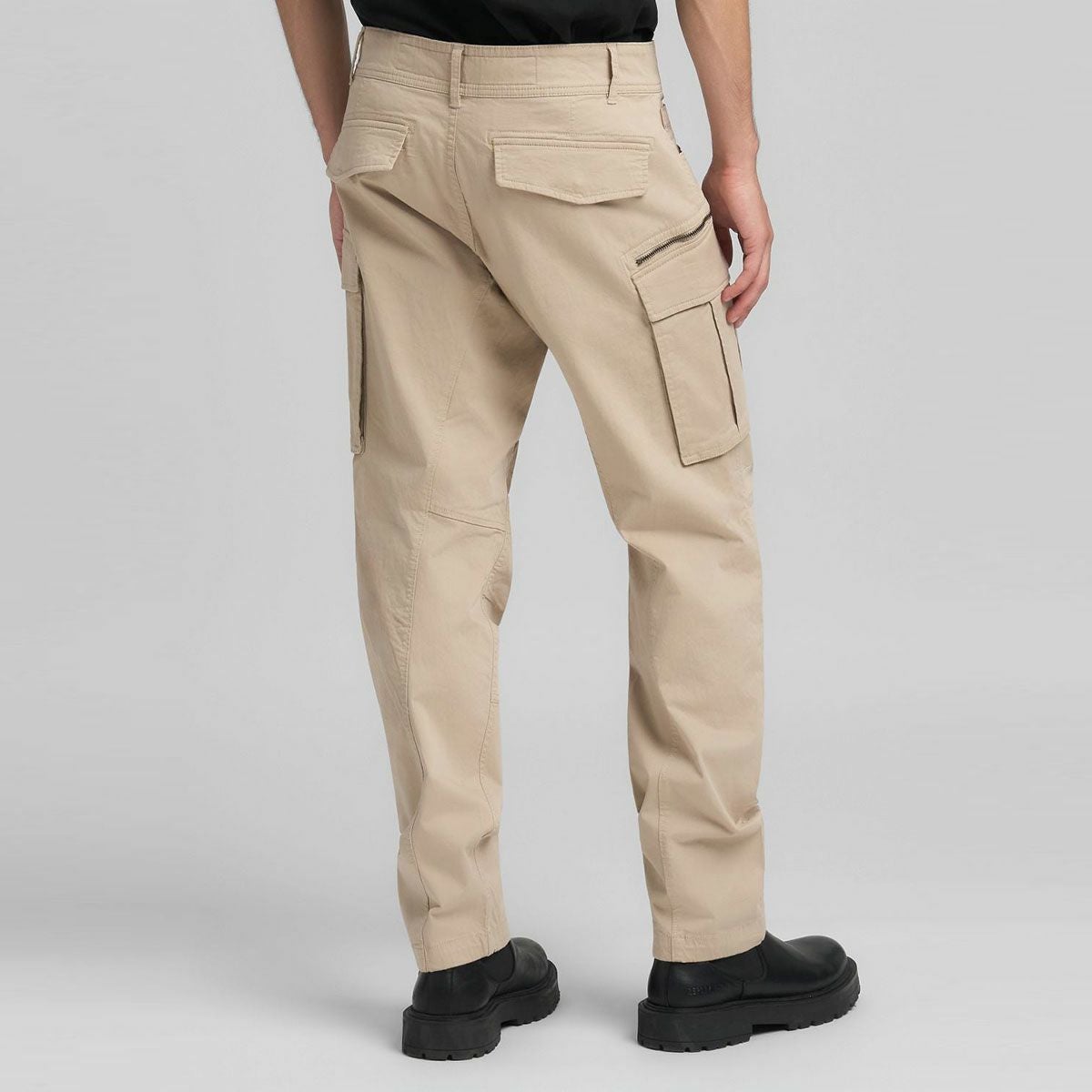 REPLAY｜ジョー カーゴ トラウザー｜パンツ｜デザート｜モデル着用