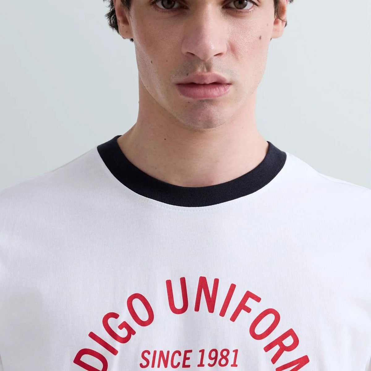 REPLAY｜レギュラーフィット フロントプリント Tシャツ｜トップス｜ナチュラルホワイト｜モデル着用