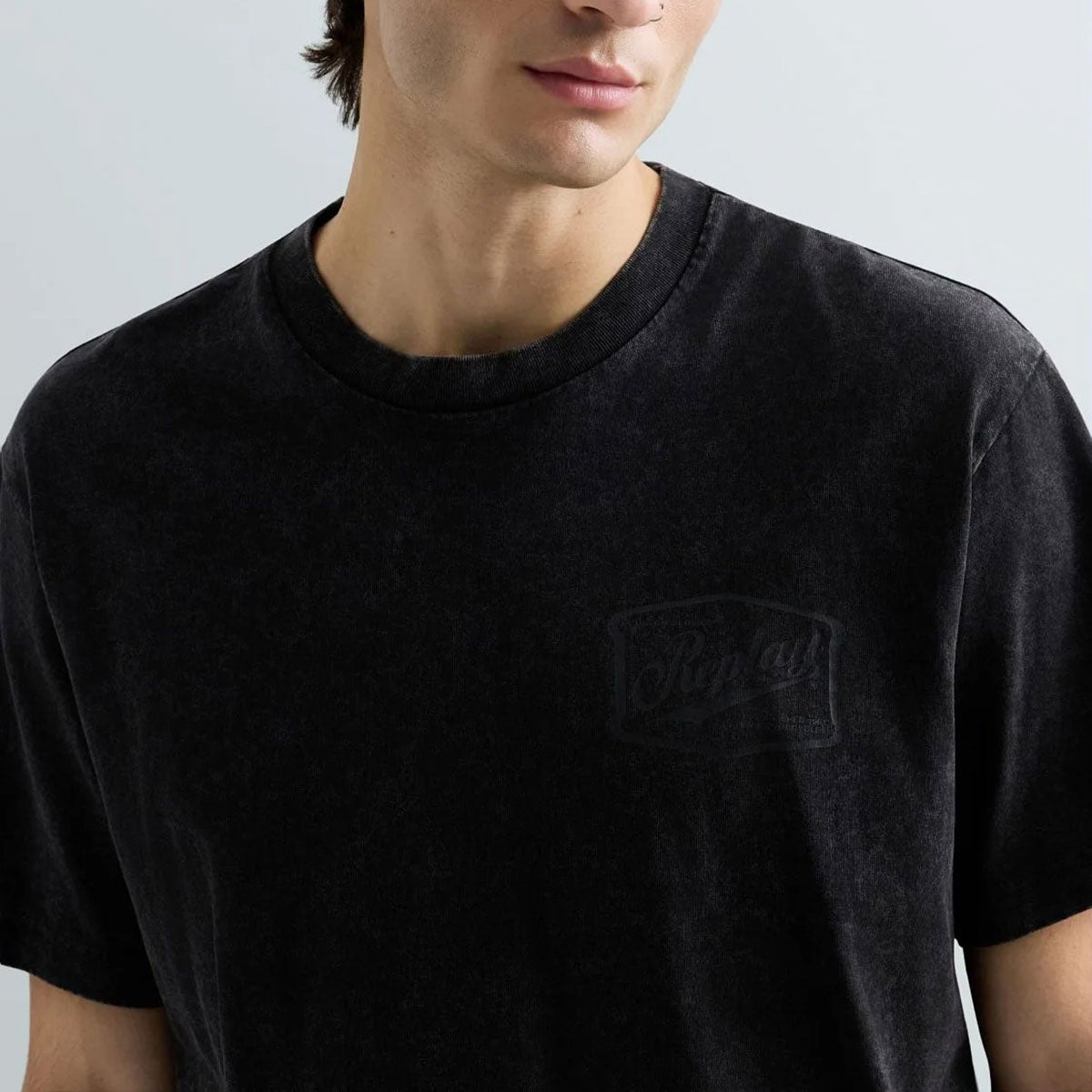 REPLAY｜レタリング ジャージー Tシャツ｜トップス｜ブラックボード｜モデル着用