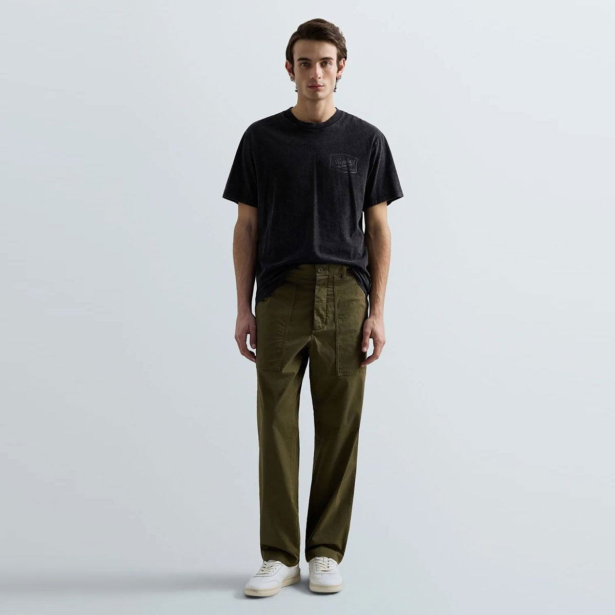 REPLAY｜レタリング ジャージー Tシャツ｜トップス｜ブラックボード｜モデル着用