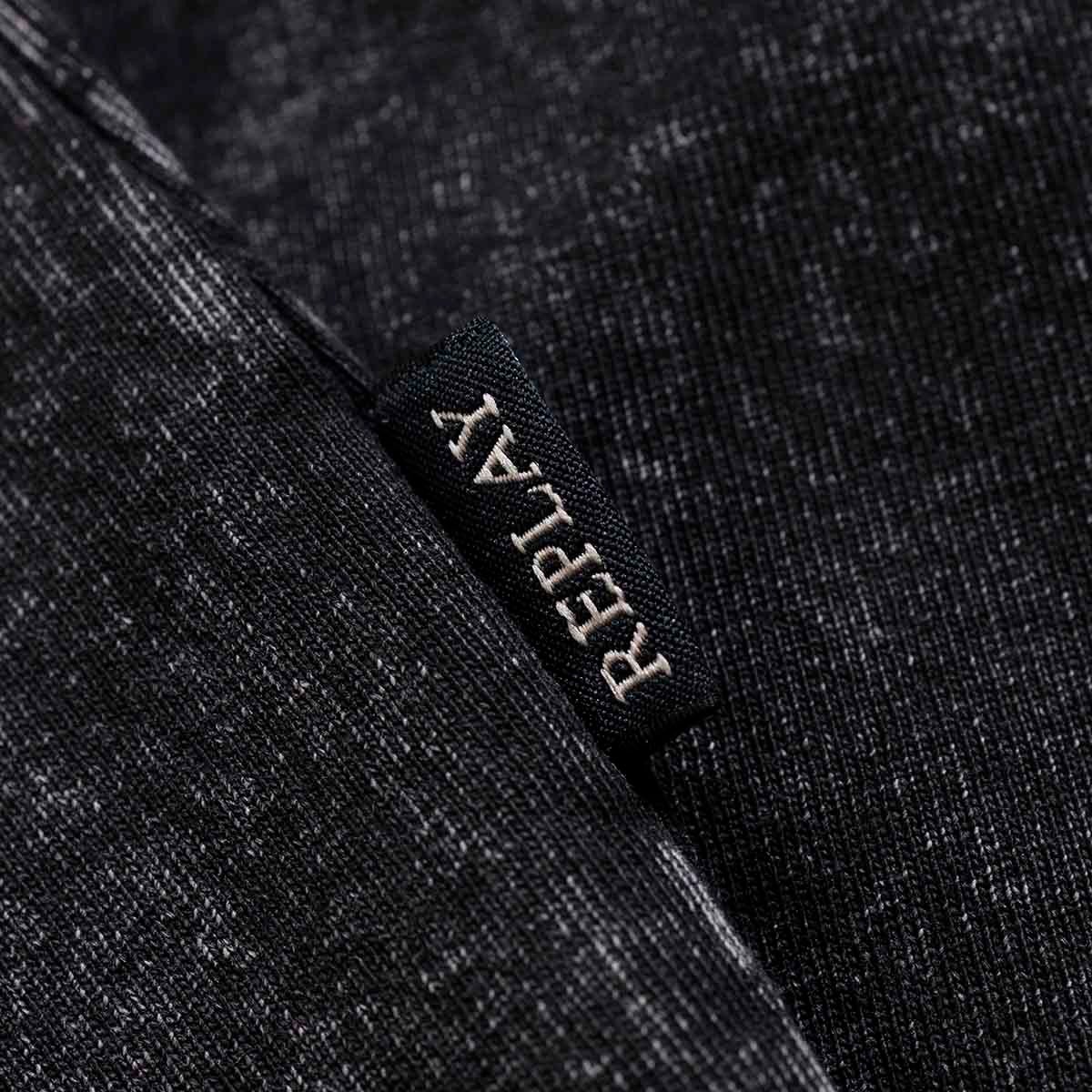 REPLAY｜レタリング ジャージー Tシャツ｜トップス｜ブラックボード｜モデル着用