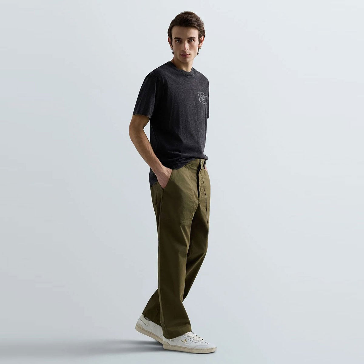 REPLAY｜レタリング ジャージー Tシャツ｜トップス｜ブラックボード｜モデル着用