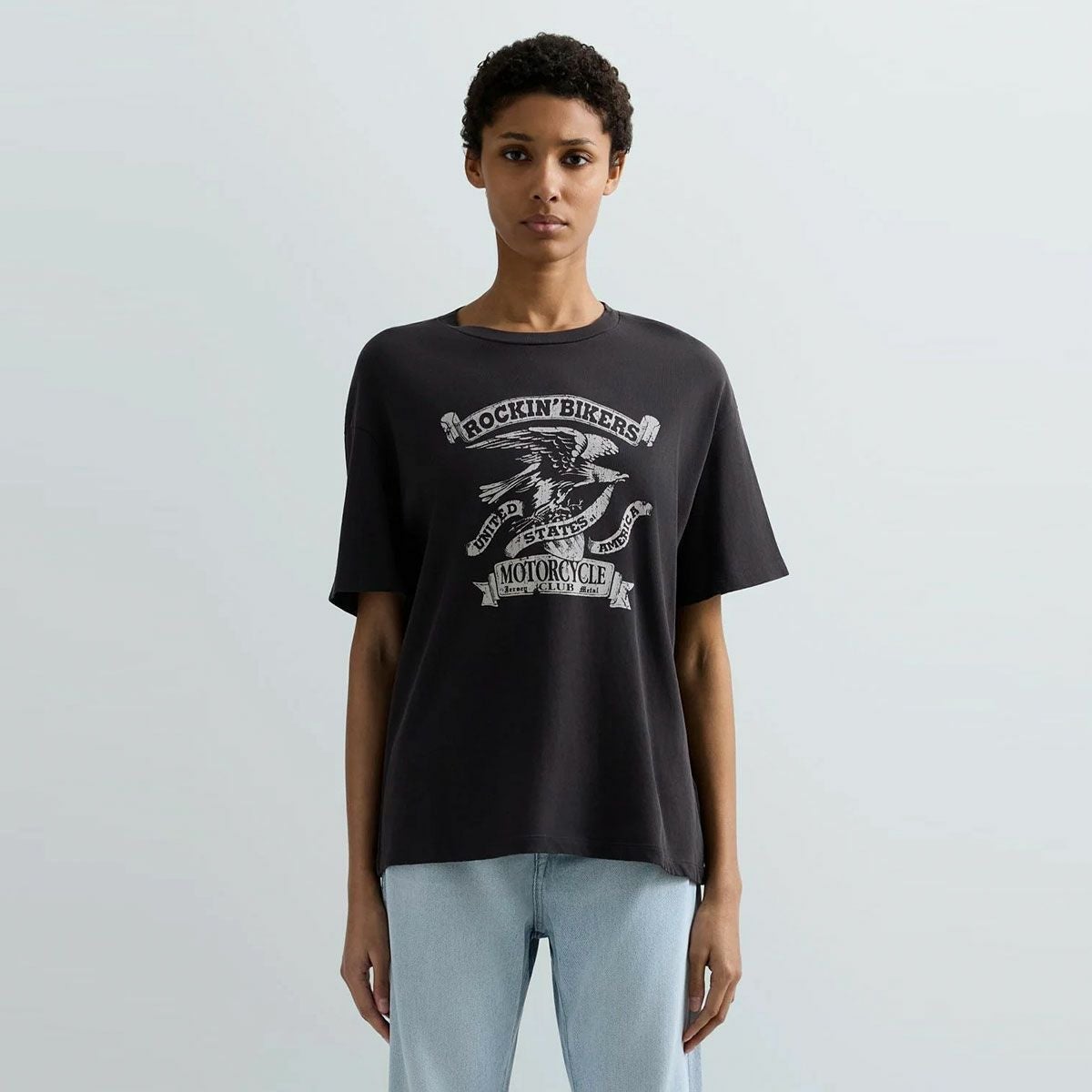 REPLAY｜グラフィックプリント ジャージー Tシャツ｜トップス｜ブラックボード｜モデル着用