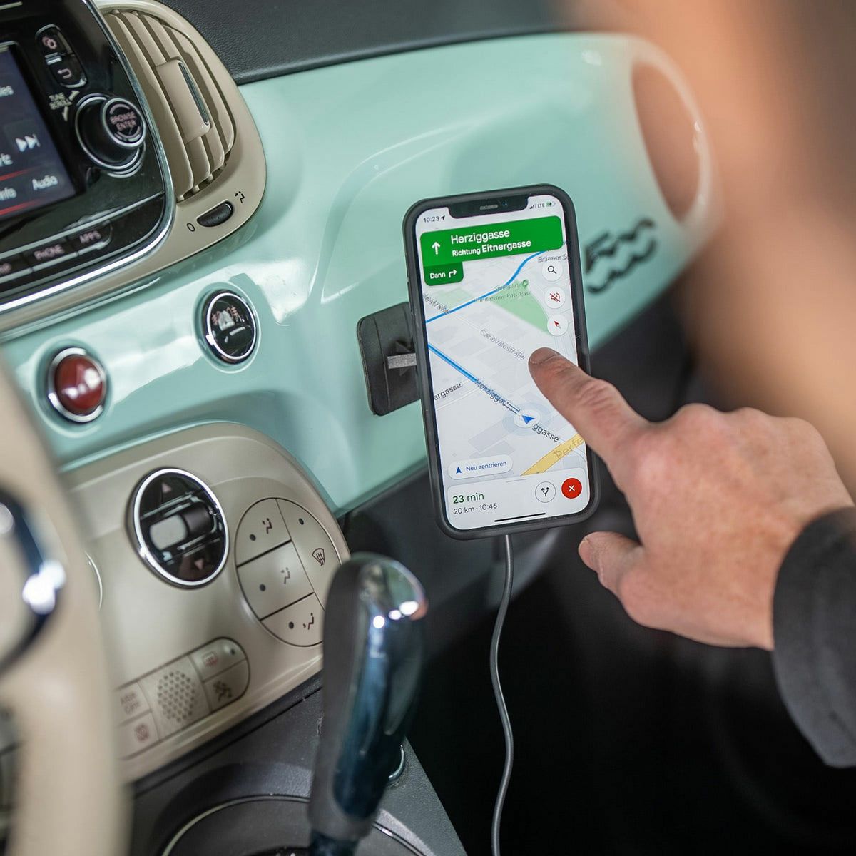 SP CONNECT｜粘着式 充電マウント Pro｜雑貨｜ブラック｜使用イメージ