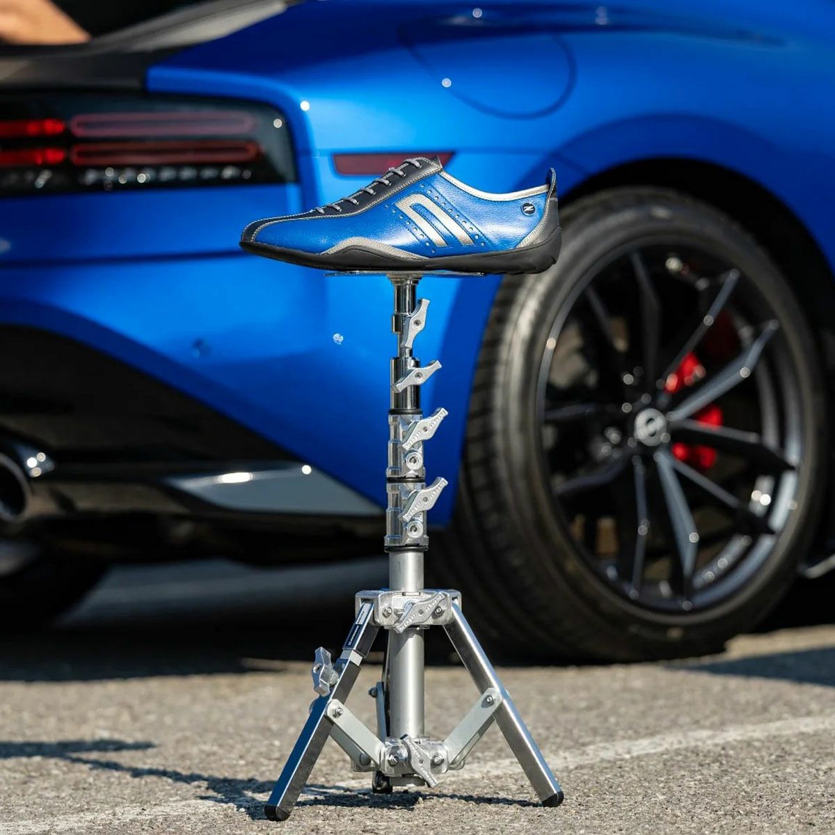 NEGRONI｜イデアコルサ×NISSAN Z｜スニーカー｜ワンガンブルー｜イメージ