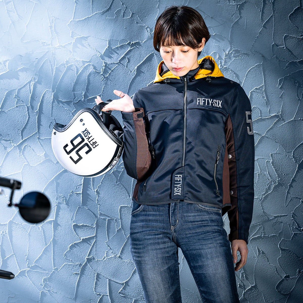 56design｜カラー フーディー メッシュ ジャケット エヴォ ’26｜アウター｜ネイビー×イエローオーカー｜モデル着用