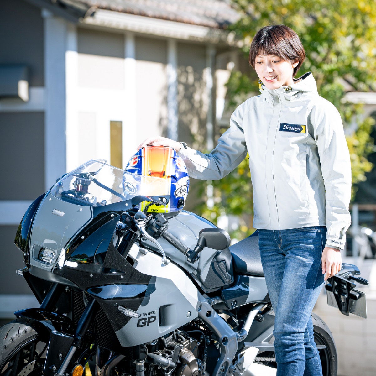 56design｜ベーシック フーディ｜アウター｜ライトグレー｜モデル着用