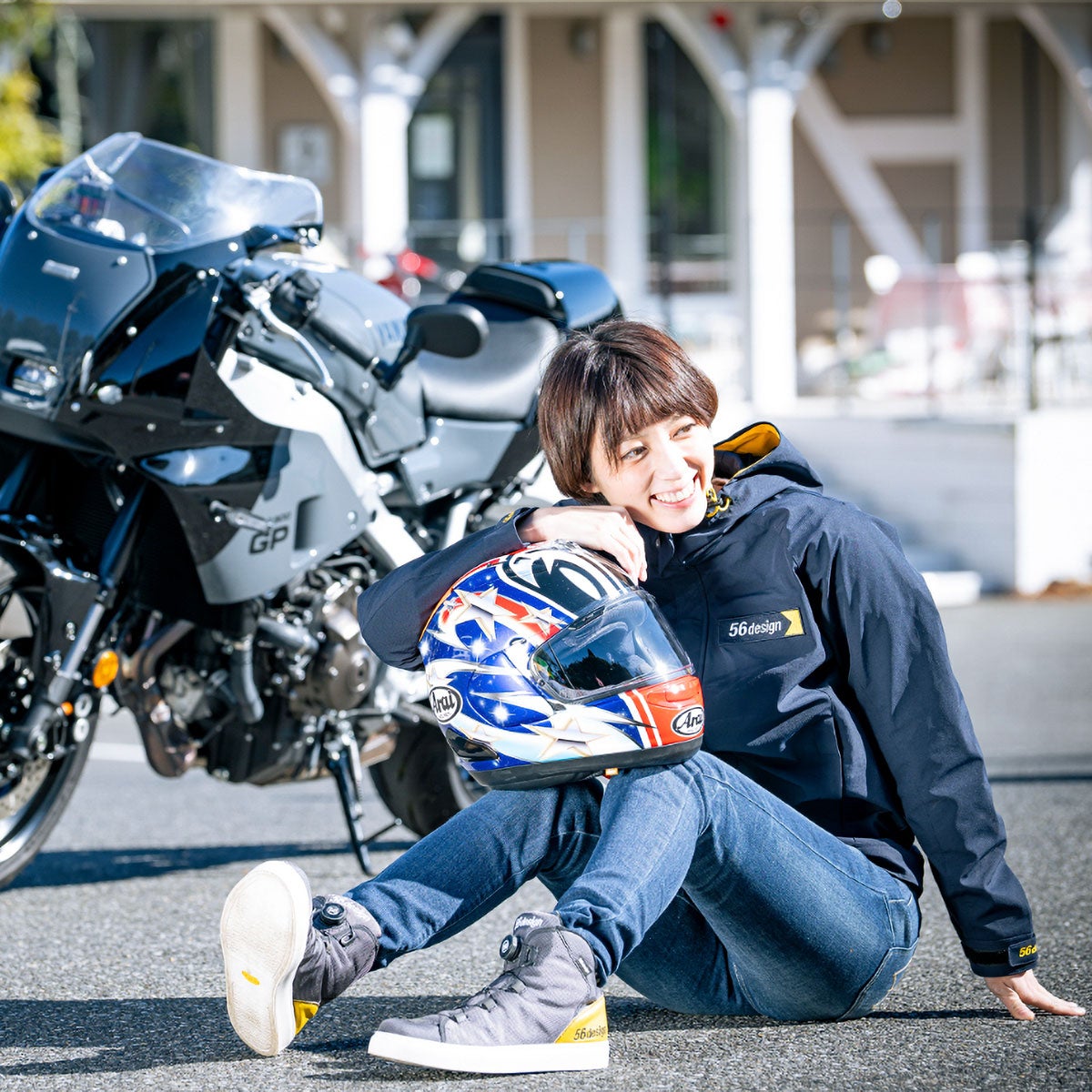 56design｜ベーシック フーディ｜アウター｜ネイビー×イエロー｜モデル着用