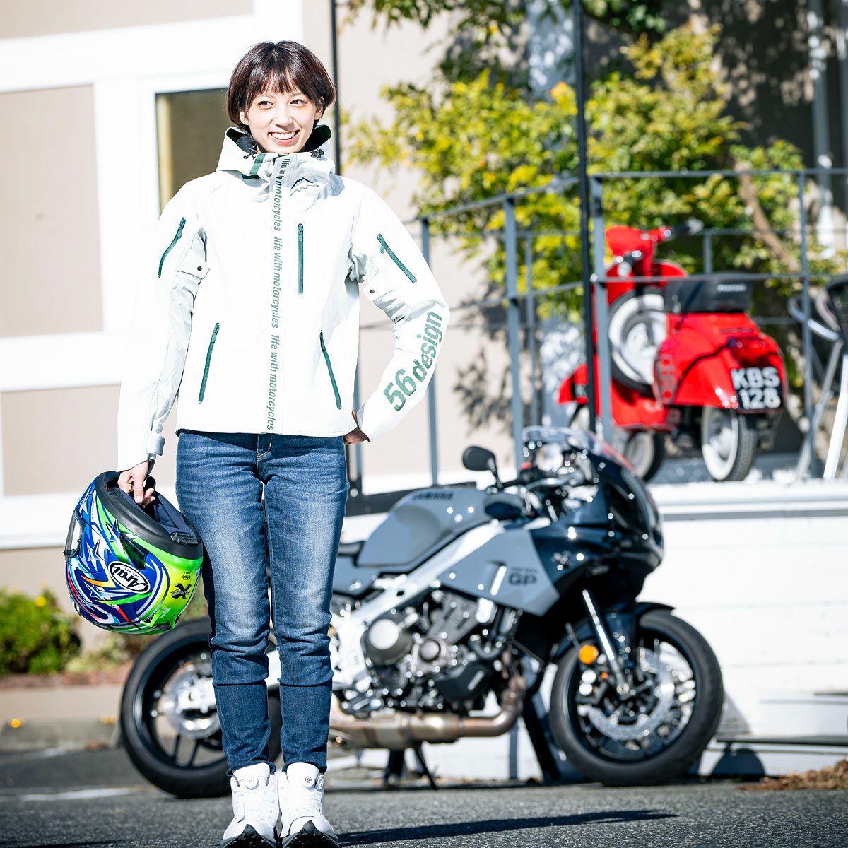 56design｜アクシス ジャケット ’26｜アウター｜ホワイト×フォレストグリーン｜モデル着用