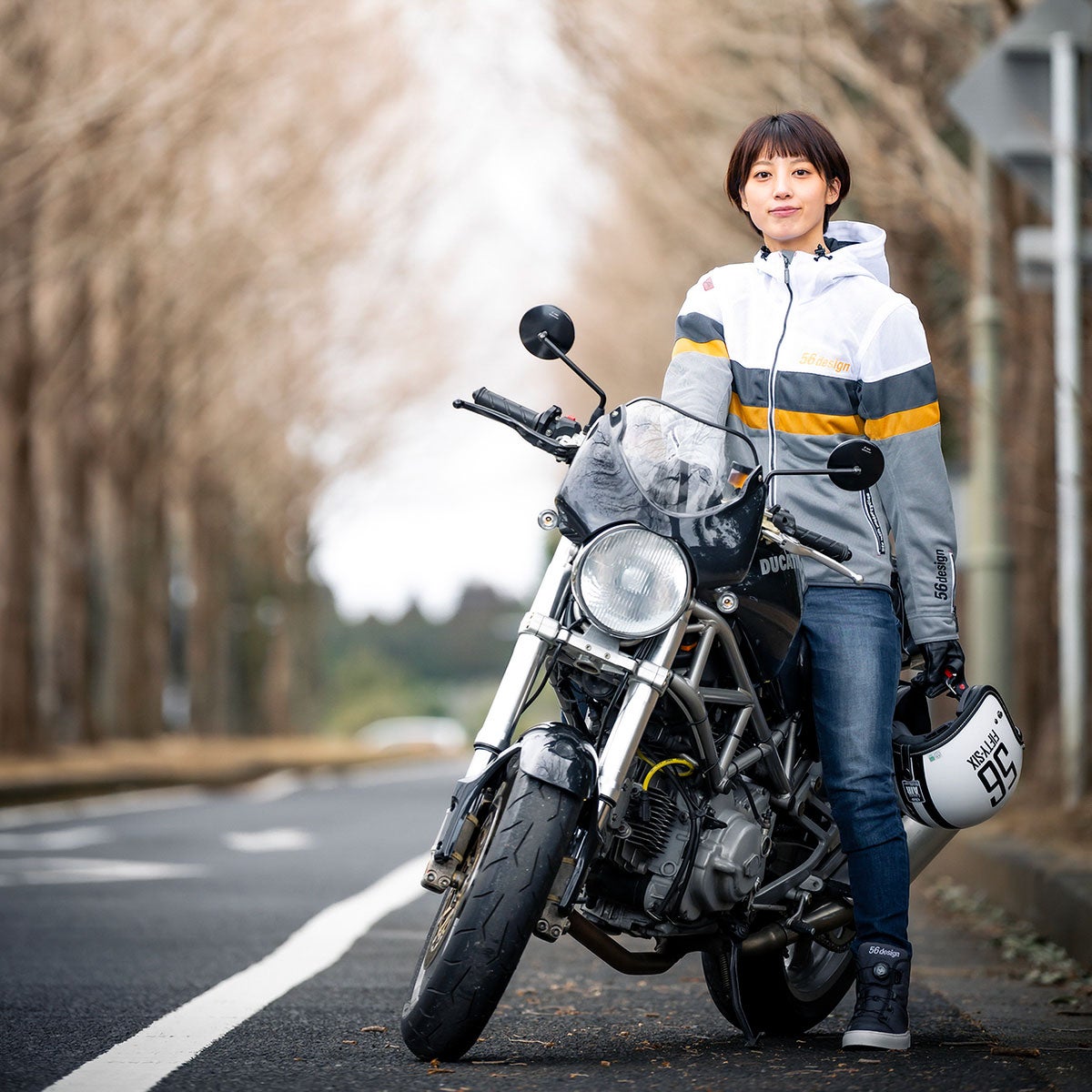 56design｜レトロ ボーダー メッシュ パーカー｜アウター｜ホワイト×イエロー｜モデル着用